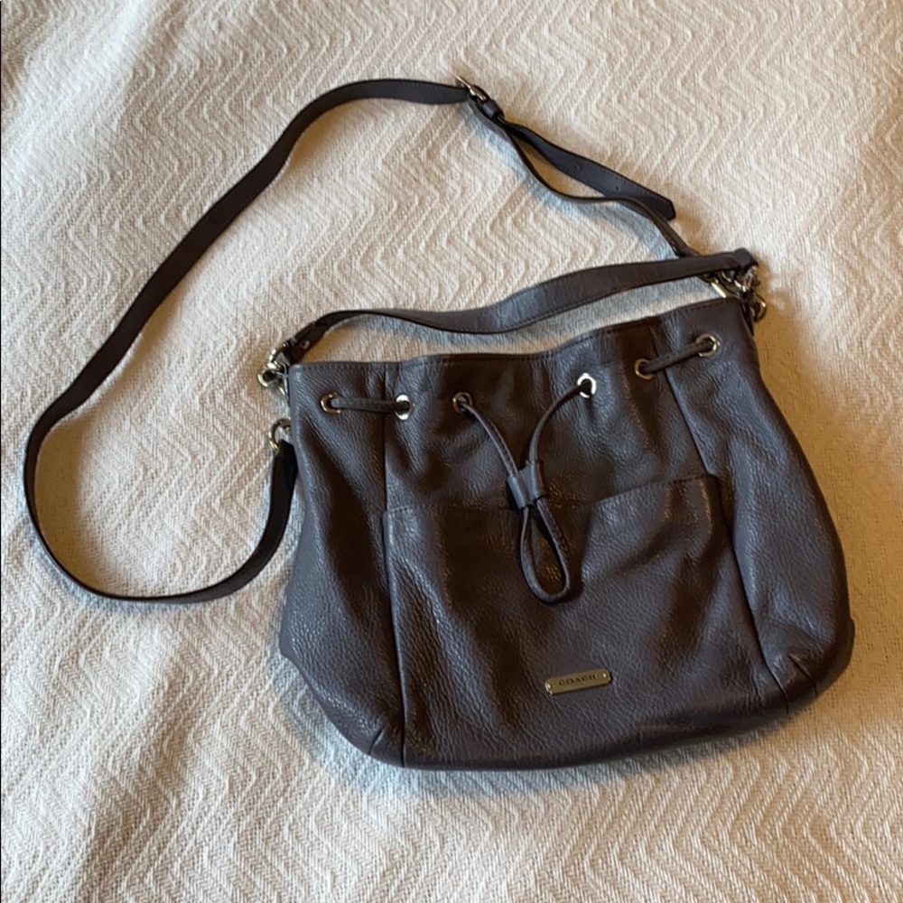 Beautiful cinch Coach purse!